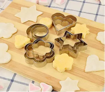 12PCS Stainless Steel Cookie Cutters Shapes Baking Set, Flower Round Heart  Star Shape Biscuit Stainless Steel Metal Molds Cutters for Kitchen Baking