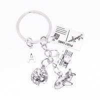 【DT】New A-Z Letter Airplane Keychains Traveler Silhouette Art Earth Keychain Athlete Gift Camera Key Ring Post Card Jewelry hot