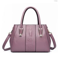 ?handbag branded กระเป๋าผู้หญิงใหม่กระเป๋าถือแฟชั่นยุโรปและอเมริกาหนังนิ่มกระเป๋าสะพายข้างเดียวกระเป๋าสะพายข้างลายจระเข้บรรยากาศกระเป๋าคุณแม่วัย