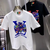 2023ใหม่ LV เสื้อยืดพิมพ์ลายสำหรับทั้งหญิงและชายลำลองคอกลมเข้าได้กับทุกชุดเสื้อแฟชั่นแขนสั้น