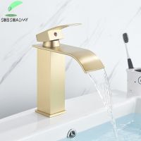 Brushed Gold Bathroom Basin Faucet Deck Mounted Waterfall Sink Faucet Cold Hot Water Mixer Single Handle Single Hole Water Taps