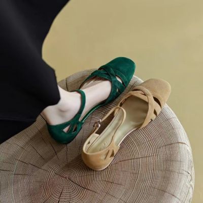 รองเท้าแตะโรมันย้อนยุคคลาสสิกฝรั่งเศสของผู้หญิงฤดูร้อนปี 23 ใหม่หัวกลมฝ้ารองเท้าแตะหัวแหลมหัวเข็มขัดรองเท้าแตะ A711