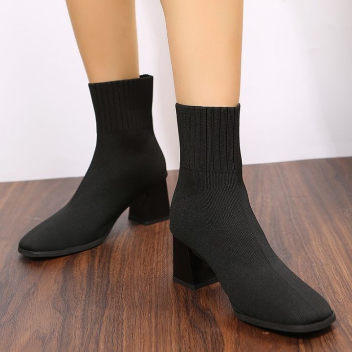 ถุงเท้า2022-รองเท้าบูท-ส้นหนา-รองเท้าบู้ทกลางบาร์เรล-แขนยางยืดบางแหลม-sepatu-boot-pendek-ส้นกลาง-รองเท้าแฟชั่นผู้หญิง