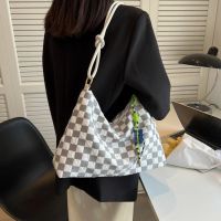 This Years Popular Big Bags Female New Style Niche Design Checked Cloth Bag Fashionable All-Match Shoulder Casual Messen 【AUG】