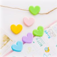 10pcs/lot Colorful Heart Shape Gift Clip/ Cute photo clip for wedding/party decor/ mini plastic paper clip kids gift Stationery Clips Pins Tacks