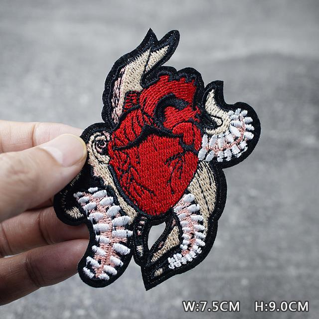 hotx-dt-skull-heart-eye-child-patches-embroidery-iron-appliques-jeans-stickers-badges-parche-rock-punk