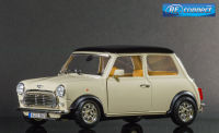 โมเดลรถยนต์โบราณ เก่า คลาสสิค รถมินิคูเปอร์ ของเล่น สะสม Burago Gold Collezione 1:18 Mini Cooper 1969 Coupe 2 door Clubman Diecast Classic Vintage Car Model Toy Collection