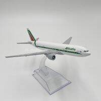 1:400ของเล่นเครื่องบินสำหรับโชว์รถโมเดลเหล็ก16 Cm Alitalia Airlines แบบจำลอง777-200สำหรับสะสม