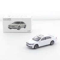 JKM 1/64 Volkswagen Passat Type 3G 2019โมเดล Diecast แบบรถโลหะผสมการดูดซับแรงกระแทกของเล่นโมเดลเพื่อนรถเครื่องประดับสำหรับสะสม