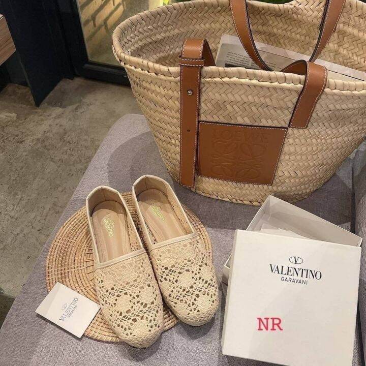 รองเท้าแตะแฟชั่น-พร้อมส่ง-size-36-40-eu-ครีม-รองเท้าแตะแฟชั่นผู้หญิง-รองเท้าสลิปออนแบบสวม-นุ่ม-งานสวย-ตรงปก100-ลายลูกไม้นิ่มเท้า