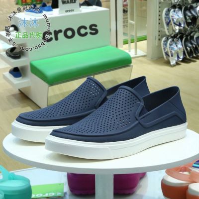 Crocs แท้ crocs รองเท้าแตะส้นเตี้ยสีฟ้าเข้ม