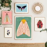 Sumanssa Nordic ผีเสื้อและ Ladybug Wall Art - Tiger Moth Beetle Feather ภาพวาดผ้าใบ-โมเดิร์นพิมพ์โปสเตอร์สำหรับตกแต่งห้องนั่งเล่น