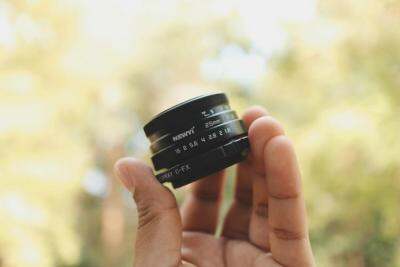 ขายเลนส์ละลาย Newyi 25mm F1.8 C Mount For Fujifilm Mirrorless พร้อมของเเถมพรีเมี่ยมอย่างดี 8 อย่าง