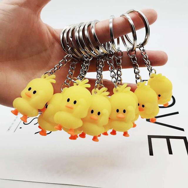 yf-2pcs-cartoon-anime-cute-mini-yellow-duck-keychain-4-5x2-5cm-duckling-key-ring-pendant