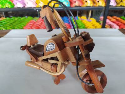 #pw01# โมเดลรถHarley Devidsonประดิษฐ์ รถยนต์ไม้ ขนาด 23x7x15 cm. หุ่นไม้ งานหัตถกรรม ของสะสม ของขวัญ โมเดลรถ ตุ๊กตา ของเล่น