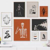 Spooky Halloween Decor With Skeleton Ghost Wall Art ภาพวาดผ้าใบ,ฟักทอง,และโปสเตอร์ลูกกวาดสำหรับตกแต่งบ้าน