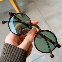 ♦ Retro Round Sunglasses Women Brand Designer Vintage Sun Glasses Female Black Outdoor Eyewear Fashion Ins Style Popular