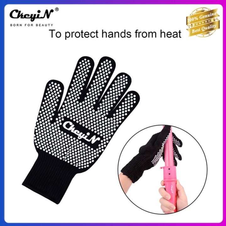Với găng tay chịu nhiệt, công việc làm tóc của bạn không còn gặp khó khăn với ánh nắng chói chang hoặc các thiết bị nhiệt. Đảm bảo hiệu quả và an toàn tuyệt đối!
