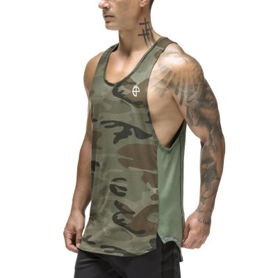 ฟิตเนสสีเขียวทหารเสื้อกั๊กลายพรางฤดูร้อนใหม่ Breathable ชุดออกกำลังกายผู้ชายเสื้อกล้ามกีฬา