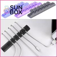 SUN BOX 5-Hole ที่ยึดผนัง ของใช้ในครัวเรือน ที่ใส่หูฟัง อุปกรณ์ยึดสายไฟ ตัวจัดระเบียบเดสก์ท็อป อุปกรณ์เข้าเล่ม อุปกรณ์การจัดการ