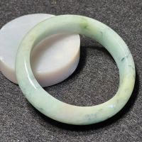 (J74) กำไลหยก พม่าแท้ Jadeite Type A 100% ไซส์ 58.4 mm. หยกสีธรรมชาติ ไม่ผ่านการปรับปรุงใดๆทั้งสิ้น