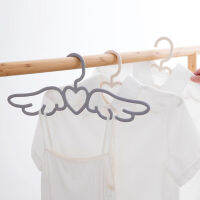 【love beautiful clothes】Angel Wings ที่แขวนเสื้อผ้า,ตู้เสื้อผ้าที่เก็บเสื้อผ้าสำหรับบ้านโรงแรมกลางแจ้งเสื้อโค้ทเด็กชั้นตากแห้งผ้าพันคอตะขอ1ชิ้น