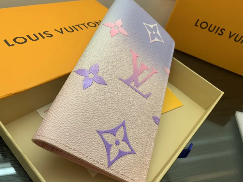 Gift box] 2022 new L embossed purple powder wallet, long two-fold wallet,  embossed soft surface fashion wallet 62665