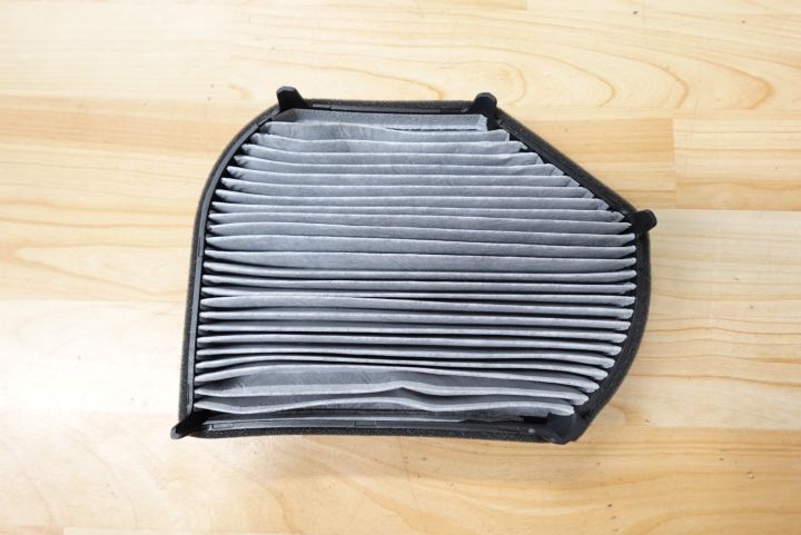 กรองอากาศในห้องโดยสาร-cabin-air-filter-mercedes-benz-c-class-w202-clk-w208