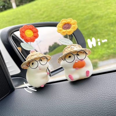 【jw】﹉♈  Eating Hat Hamster Car Decoração Interior Pingente Acessórios de carro Brinquedo Consola Central Novo 2023