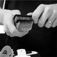 Fade Brush Comb กรรไกร แปรงทำความสะอาด Multi Function Barber Shop ผลิตภัณฑ์ดูแลผิว