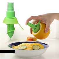 （HOT NEW） CreativeJuice Squeeze Juice Straightfruit Squeezer SprayerCooking เครื่องมือ