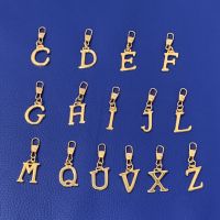 1ชิ้น Initial Letter Keychain English Alphabet Key Chain พวงกุญแจตัวอักษรภาษาอังกฤษ สีทอง