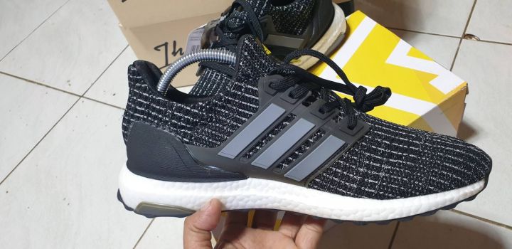 รองเท้าผ้าใบ-adidas-ultraboost-สินค้าพร้อมส่ง