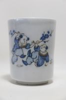 แก้วชาดีไซส์ด้านในแปลกๆ (ลองดูในภาพ) Asian Boys Fishing Cup, Vintage Cobalt Blue &amp; White Porcelain Cup,