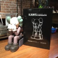 ของเล่นฟิกเกอร์ Kaws ขนาด 28 ซม .