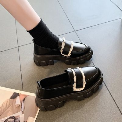In the winter of 2021 the new leisure single loafers large base shoe sponge with slip-on British wind ins female shoes