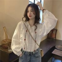 Make 2023 white shirt female design feeling small French gentle wind flower embroidery double-breasted long-sleeved shirt wet