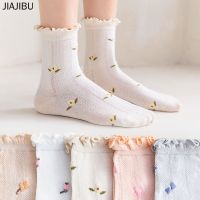 {Sock Shop} 3/5คู่ถุงเท้าลายฟองระบายอากาศได้ดีสำหรับผู้หญิงในฤดูร้อนเข้ากับทุกชุดสไตล์เจ้าหญิงดอกบัวถุงน่องตาข่ายลูกไม้สีขาวถุงเท้าสไตล์ Harajuku ถุงเท้าโลลิต้าน่ารักน่ารักคาวาอี้