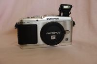 Olympus PEN E-P3 Metallic Digital Camera body, 12.3MP Live MOS Mirrorless กล้องระบบ Micro Four Thirds Interchangable Lens