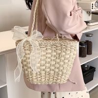 Straw bag 2022 new web celebrity fashion female package one shoulder inclined shoulder bag female joker ins basket bucket bag