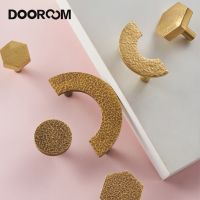 【LZ】☽  DOOROOM-Modern Latão Móveis Alças martelado Rodada Hexágono Semicírculo Puxa Armário Dresser Armário Cabinet Drawer Knobs