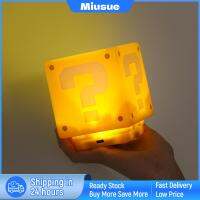 Miusue ขาตั้งกลางคืนสำหรับ USB ห้องนอนของประดับไฟกลางคืนเครื่องหมายคำถาม LED