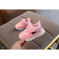 【COD】Children LED light shoes kids sports shoes Soft comfortable boy girl mesh light portable shoes