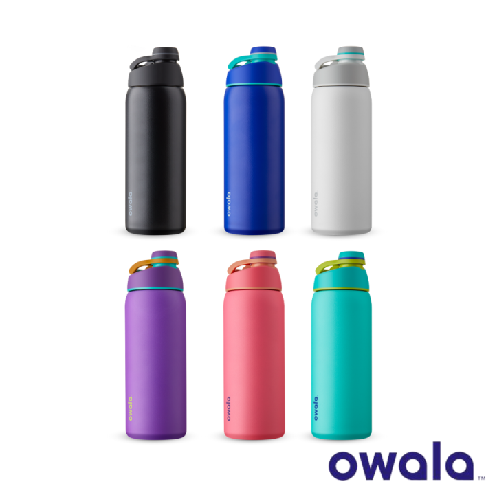 Owala FreeSip Insulated Stainless Steel Water Bottle, 32-Ounce, Shy  Marshmallow & Silicone Water Bottle Boot, Blue