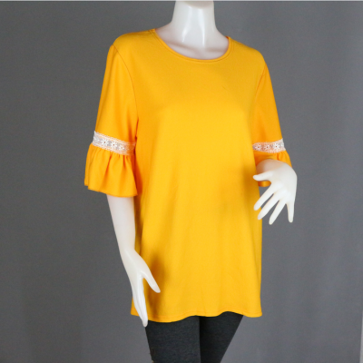 ส่งไว เสื้อสีเหลืองผ้าหนังไก่  yellow shirt แขนแต่งด้วยผ้าลูกไม้สีขาว    เนื้อผ้ายืดได้  ผ้าใส่สบาย สีไม่ตก   (5818#)