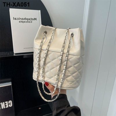 South Korea the 2023 new tide fashion ling from chain bucket bag niche joker inclined shoulder one