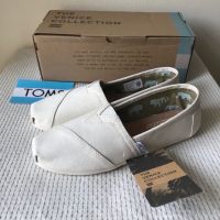 รองเท้าผ้าใบ TOMS ของแท้ 100 ระบายอากาศ ส้นแบน สีขาว