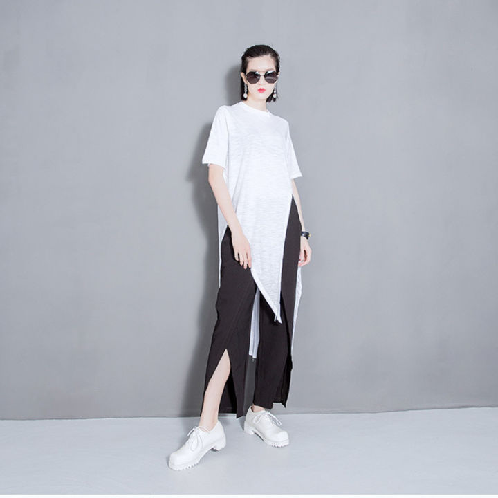 eam-women-white-solid-color-asymmetrical-vent-long-t-shirt-new-round-neck-short-sleeve-fashion-tide-spring-summer-2021-t298