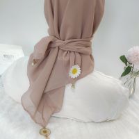 Tudung ผ้าพันคอชีฟองคลุมไหล่สำหรับผู้หญิงผ้าพันคอ90x90cmHijab ที่รัดศีรษะสีทึบแฟชั่นลายดอกไม้เดซี่น้อยผ้าคลุมฮิญาบมุสลิม Foulard Femme