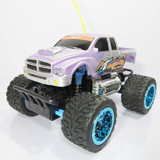 รถบังคับวิทยุ-super-giant-monster-truck-อัตราส่วน-1-24-วิ่งได้ทุกสภาพพื้นผิว-มีไฟหน้า-zonertoy-สีม่วง-ล้อฟ้า